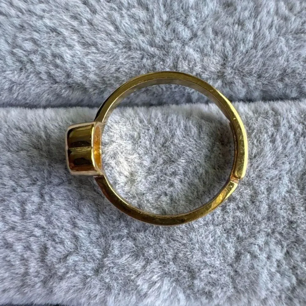 Source Unknown gold tone